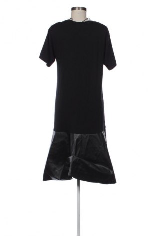 Ruha Cartoon, Méret M, Szín Fekete, Ár 1 859 Ft