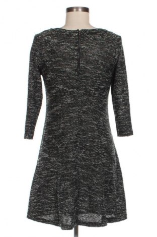 Kleid Gina, Größe M, Farbe Mehrfarbig, Preis 2,99 €