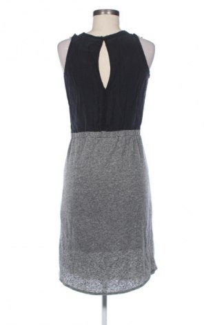 Φόρεμα In Wear, Μέγεθος XS, Χρώμα Γκρί, Τιμή 10,99 €
