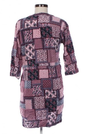 Kleid Janina, Größe M, Farbe Mehrfarbig, Preis 3,99 €