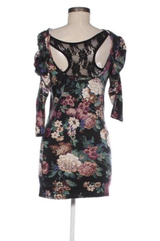 Kleid Megi, Größe M, Farbe Mehrfarbig, Preis 1,99 €