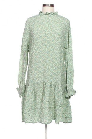 Kleid NA-KD, Größe S, Farbe Mehrfarbig, Preis 3,99 €