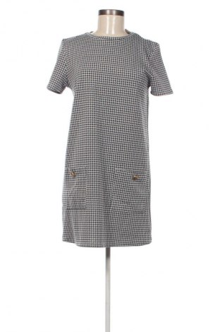 Рокля Zara Trafaluc, Размер M, Цвят Многоцветен, Цена 4,60 €