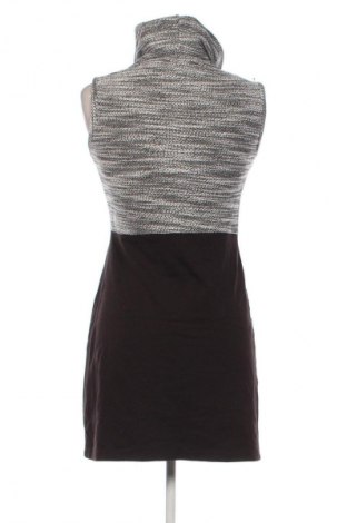 Sukienka Zero, Rozmiar M, Kolor Kolorowy, Cena 10,99 zł