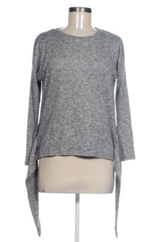 Bluză de femei Pull&Bear, Mărime M, Culoare Gri, Preț 31,49 Lei, #137753977