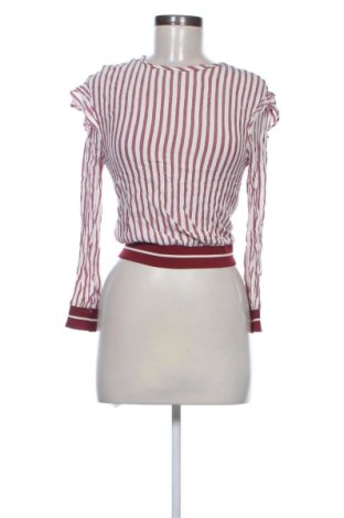 Damen Shirt Bershka, Größe XS, Farbe Mehrfarbig, Preis 9,72 €, #137779615