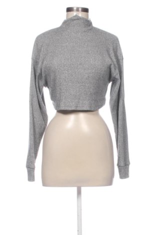 Дамска блуза Bershka, Размер XS, Цвят Сив, Цена 9,71 €, #137800823
