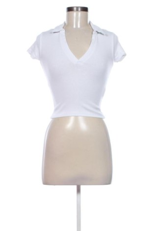 Γυναικείο t-shirt Pull&Bear, Μέγεθος XS, Χρώμα Λευκό, Τιμή 10,00 €, #137792381