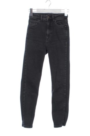 Blugi de femei Stradivarius, Mărime XXS, Culoare Negru, Preț 68,24 Lei, #137743288