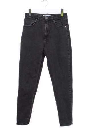 Γυναικείο Τζίν Bershka, Μέγεθος XS, Χρώμα Γκρί, Τιμή 14,00 €, #137745465