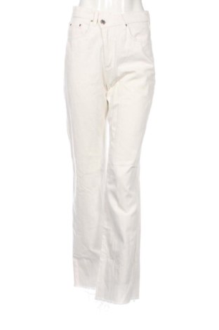 Blugi de femei Stradivarius, Mărime S, Culoare Alb, Preț 78,74 Lei, #137766763