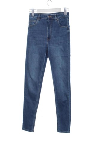 Дамски дънки Bershka, Размер XS, Цвят Син, Цена 15,00 €, #137777252