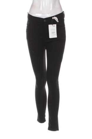 Blugi de femei Pull&Bear, Mărime L, Culoare Negru, Preț 123,99 Lei, #137778231