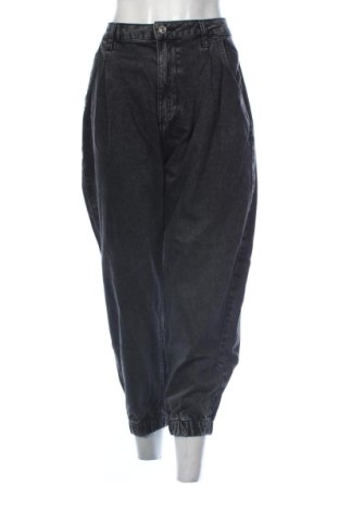 Blugi de femei Bershka, Mărime L, Culoare Negru, Preț 78,74 Lei, #137793655