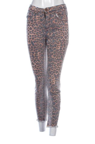Blugi de femei One x Oneteaspoon, Mărime S, Culoare Multicolor, Preț 239,00 Lei, #137795790