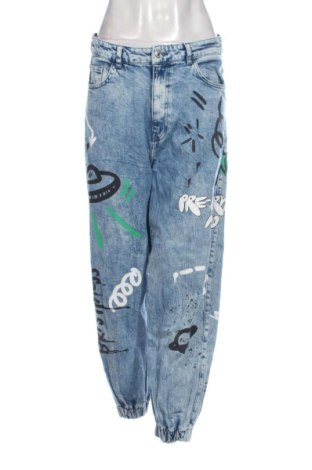 Blugi de femei Bershka, Mărime L, Culoare Multicolor, Preț 78,74 Lei, #137799020