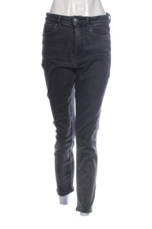 Damskie jeansy Stradivarius, Rozmiar M, Kolor Czarny, Cena 62,91 zł, #137801389