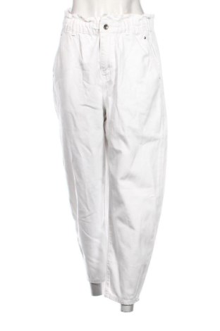 Дамски дънки Zara, Размер L, Цвят Бял, Цена 17,00 €, #137765930