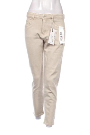 Damskie jeansy Hello Miss, Rozmiar M, Kolor ecru, Cena 181,90 zł, #137785047