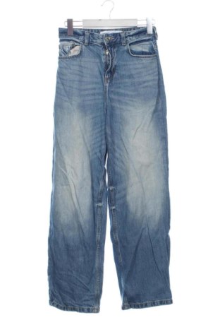 Damskie jeansy Bershka, Rozmiar XS, Kolor Niebieski, Cena 63,50 zł, #137791080