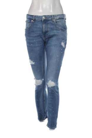 Damskie jeansy Bershka, Rozmiar M, Kolor Niebieski, Cena 63,50 zł, #137803682