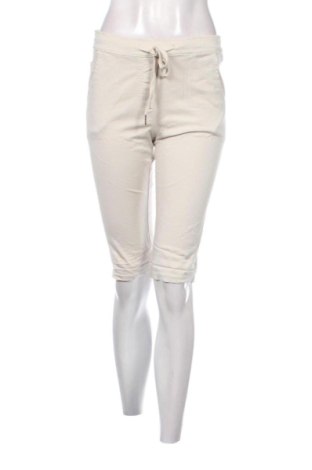Pantaloni scurți de femei Unbranded, Mărime M, Culoare Bej, Preț 41,99 Lei, #137761146