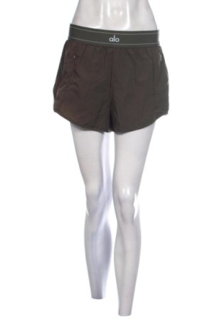 Pantaloni scurți de femei ALO, Mărime S, Culoare Verde, Preț 344,24 Lei, #137769138