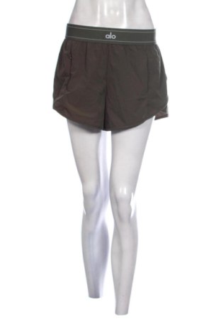 Pantaloni scurți de femei ALO, Mărime M, Culoare Verde, Preț 344,24 Lei, #137769482