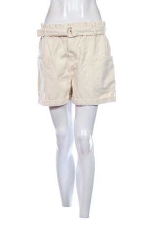 Pantaloni scurți de femei Cropp, Mărime M, Culoare Ecru, Preț 89,23 Lei, #137792835