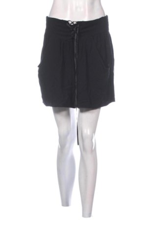 Pantaloni scurți de femei Calzedonia, Mărime L, Culoare Negru, Preț 91,00 Lei, #137801932