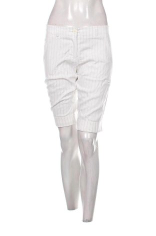 Pantaloni scurți de femei Pimkie, Mărime M, Culoare Multicolor, Preț 52,49 Lei, #137749626