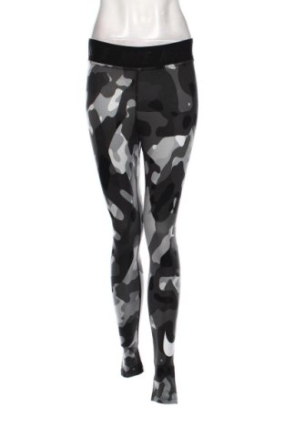 Дамски клин Nike, Размер S, Цвят Многоцветен, Цена 46,63 €, #137773312