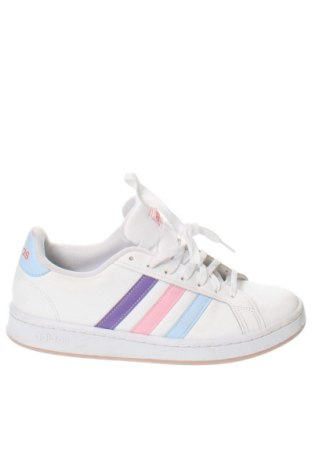Női cipők Adidas, Méret 41, Szín Fehér, Ár 29 787 Ft, #137775911