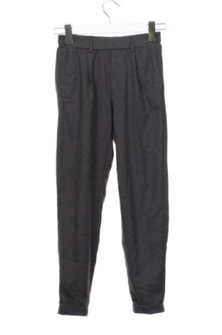 Pantaloni de femei Bershka, Mărime XS, Culoare Gri, Preț 39,00 Lei, #137754013