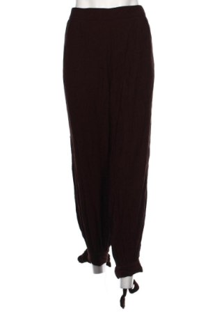 Pantaloni de femei Zara, Mărime XL, Culoare Maro, Preț 115,48 Lei, #137765397