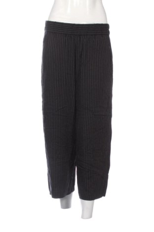 Pantaloni de femei Reserved, Mărime L, Culoare Multicolor, Preț 78,11 Lei, #137790238
