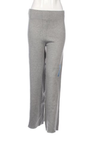 Pantaloni de femei Reserved, Mărime L, Culoare Gri, Preț 78,11 Lei, #137792552