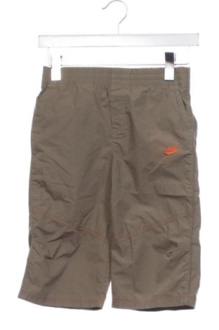 Kinder Shorts Nike, Größe 6-7y/ 122-128 cm, Farbe Grün, Preis € 14,00, #137774936