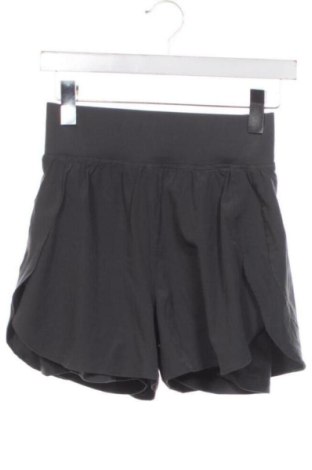 Kinder Shorts Yigga, Größe 11-12y/ 152-158 cm, Farbe Grau, Preis € 7,00, #137775238