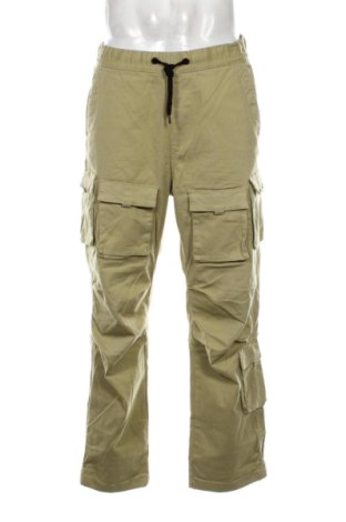Pantaloni de bărbați Bershka, Mărime M, Culoare Verde, Preț 105,00 Lei, #137791772