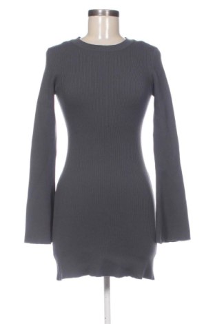 Рокля Stradivarius, Размер S, Цвят Сив, Цена 5,72 €, #137749667
