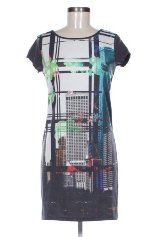Rochie Gina, Mărime M, Culoare Multicolor, Preț 50,00 Lei, #137752875