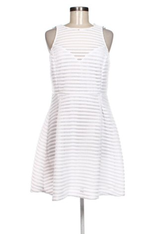 Rochie Guess, Mărime L, Culoare Alb, Preț 257,20 Lei, #137756955