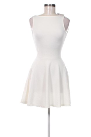 Ruha Pull&Bear, Méret S, Szín Fehér, Ár 4 610 Ft, #137758059