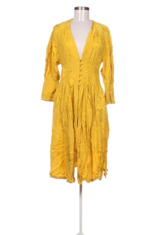 Рокля Bershka, Размер M, Цвят Жълт, Цена 25,00 €, #137766848