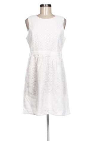 Rochie Laura Clement, Mărime XL, Culoare Alb, Preț 104,98 Lei, #137756441