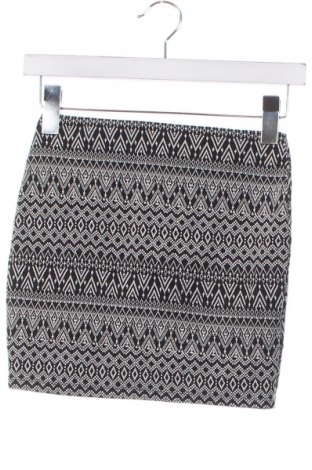 Пола Bershka, Размер XS, Цвят Многоцветен, Цена 2,04 €