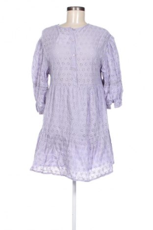 Rochie Pull&Bear, Mărime M, Culoare Roz, Preț 95,99 Lei, #128895620