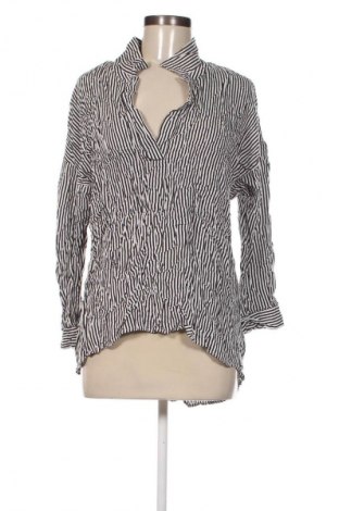 Γυναικεία μπλούζα Venturini, Μέγεθος L, Χρώμα Πολύχρωμο, Τιμή 1,99 €