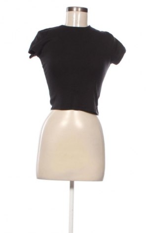 Дамска тениска Bershka, Размер L, Цвят Черен, Цена 8,18 €